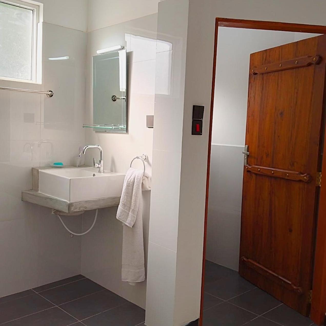 Thusara Guesthouse ミリッサ エクステリア 写真