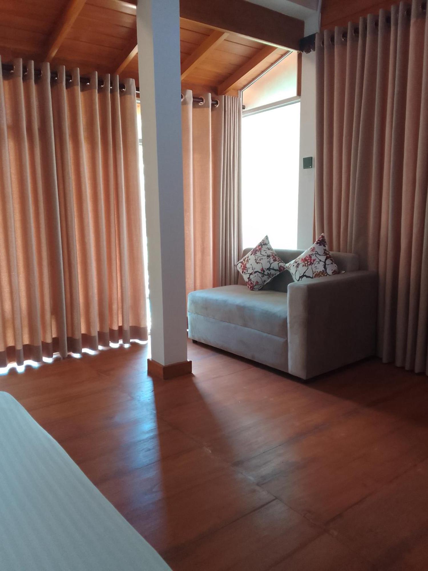 Thusara Guesthouse ミリッサ エクステリア 写真