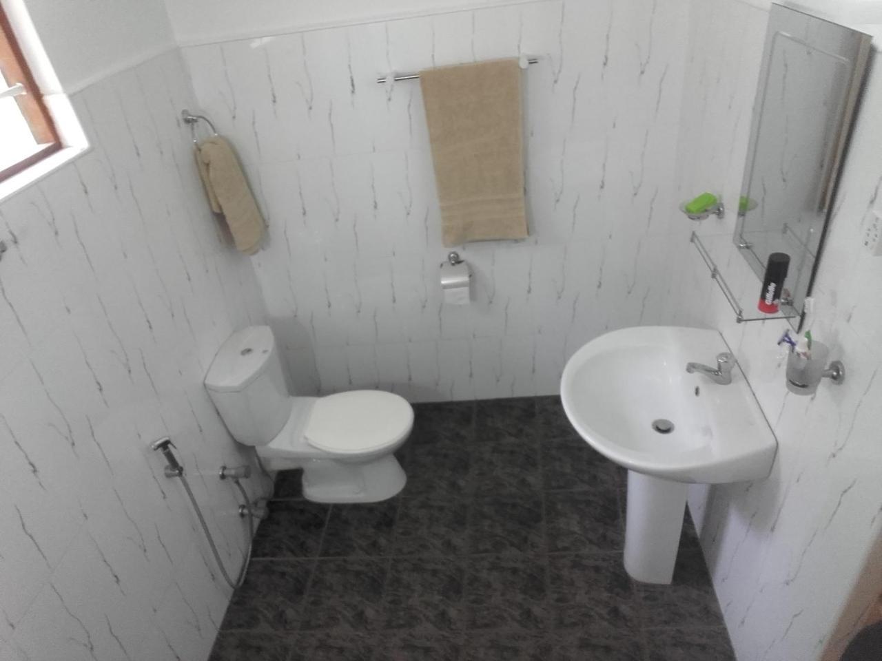 Thusara Guesthouse ミリッサ エクステリア 写真