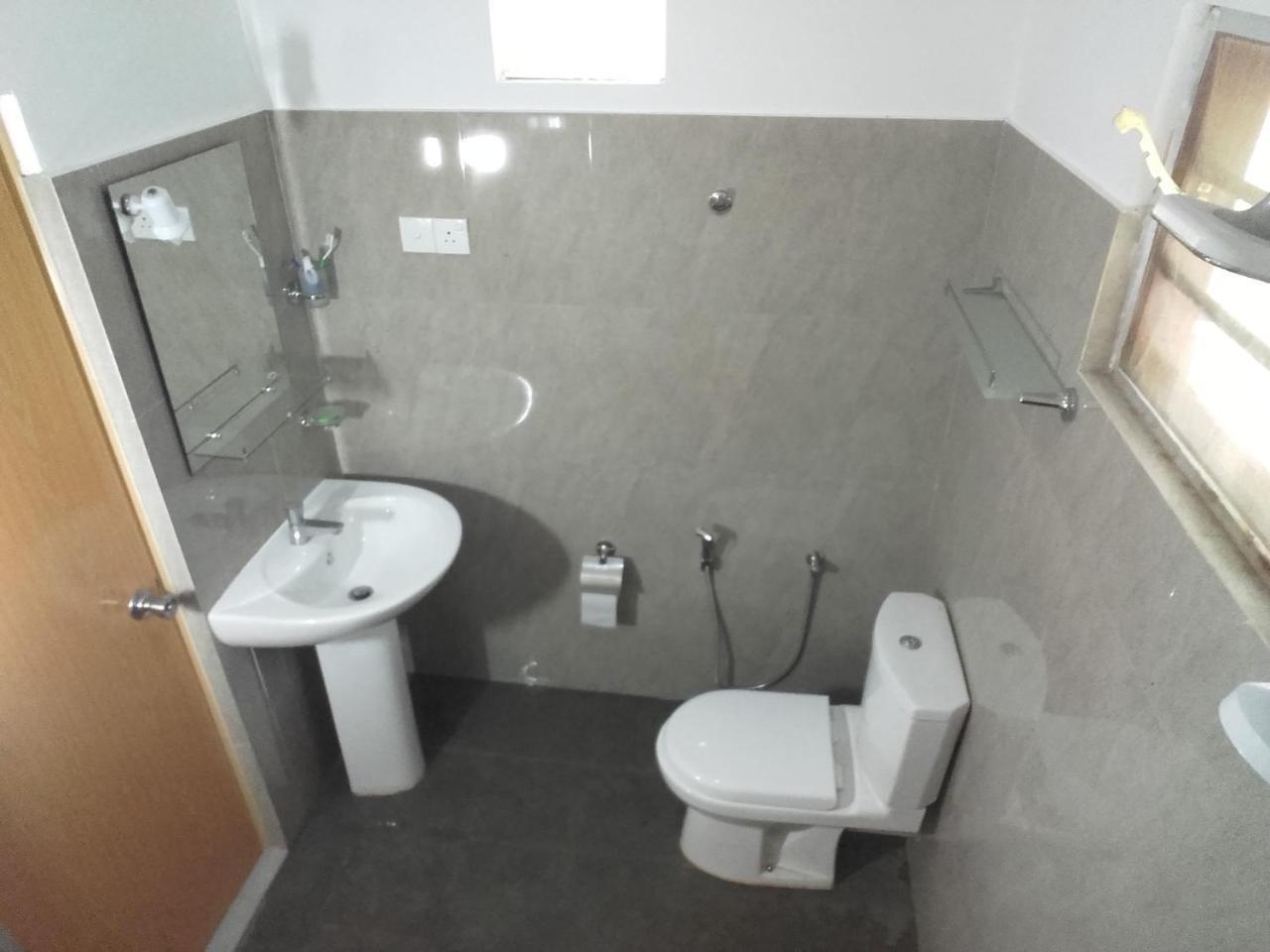 Thusara Guesthouse ミリッサ エクステリア 写真