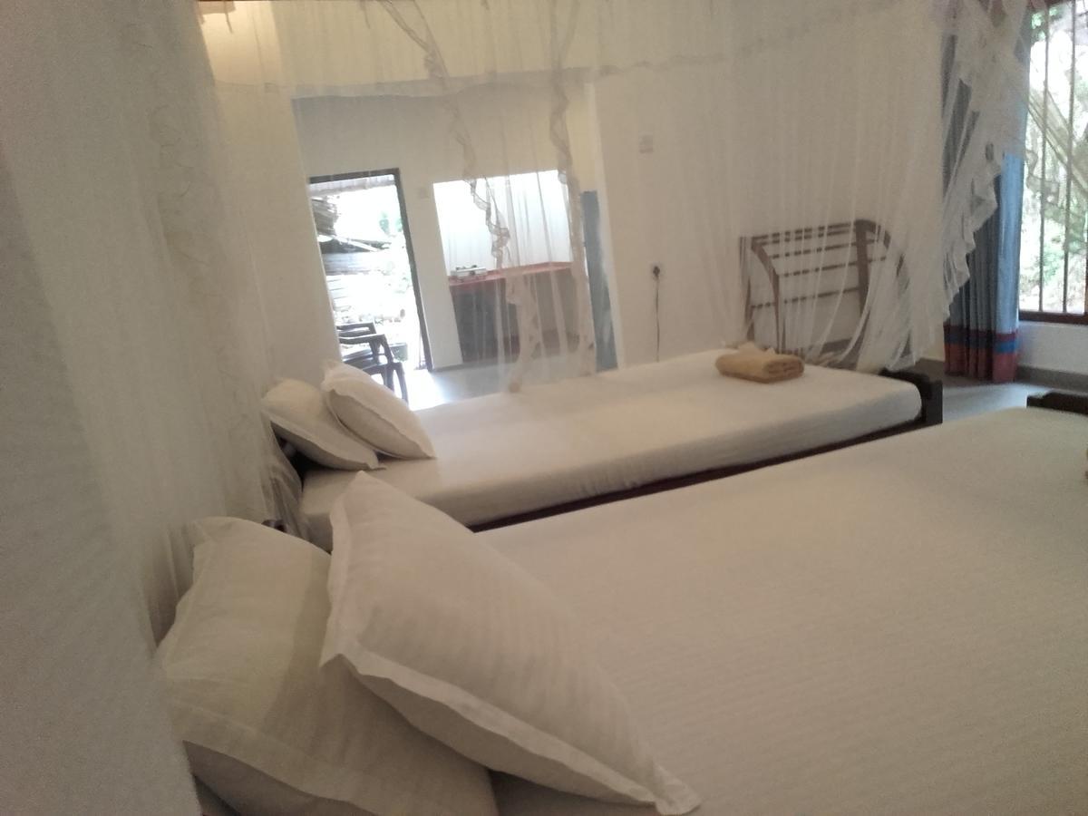 Thusara Guesthouse ミリッサ エクステリア 写真