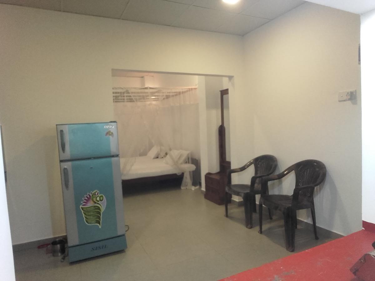 Thusara Guesthouse ミリッサ エクステリア 写真