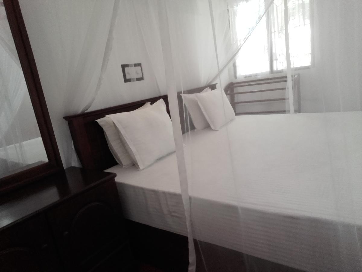 Thusara Guesthouse ミリッサ エクステリア 写真